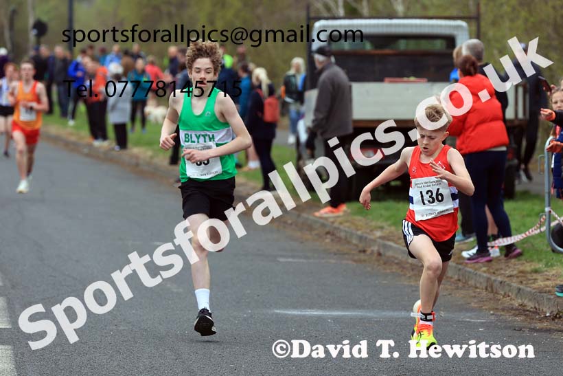 Boys and Girls under-15s, 2025 Elswick Harriers Good Friday Road Relays, Newburn, Newcastle upon Tyne. Photo: David T. Hewitson/Sports for All Pics